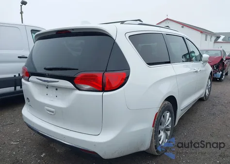 2018 Chrysler Pacifica Touring L z USA, uszkodzony, nr VIN 2C4RC1BG1JR124283